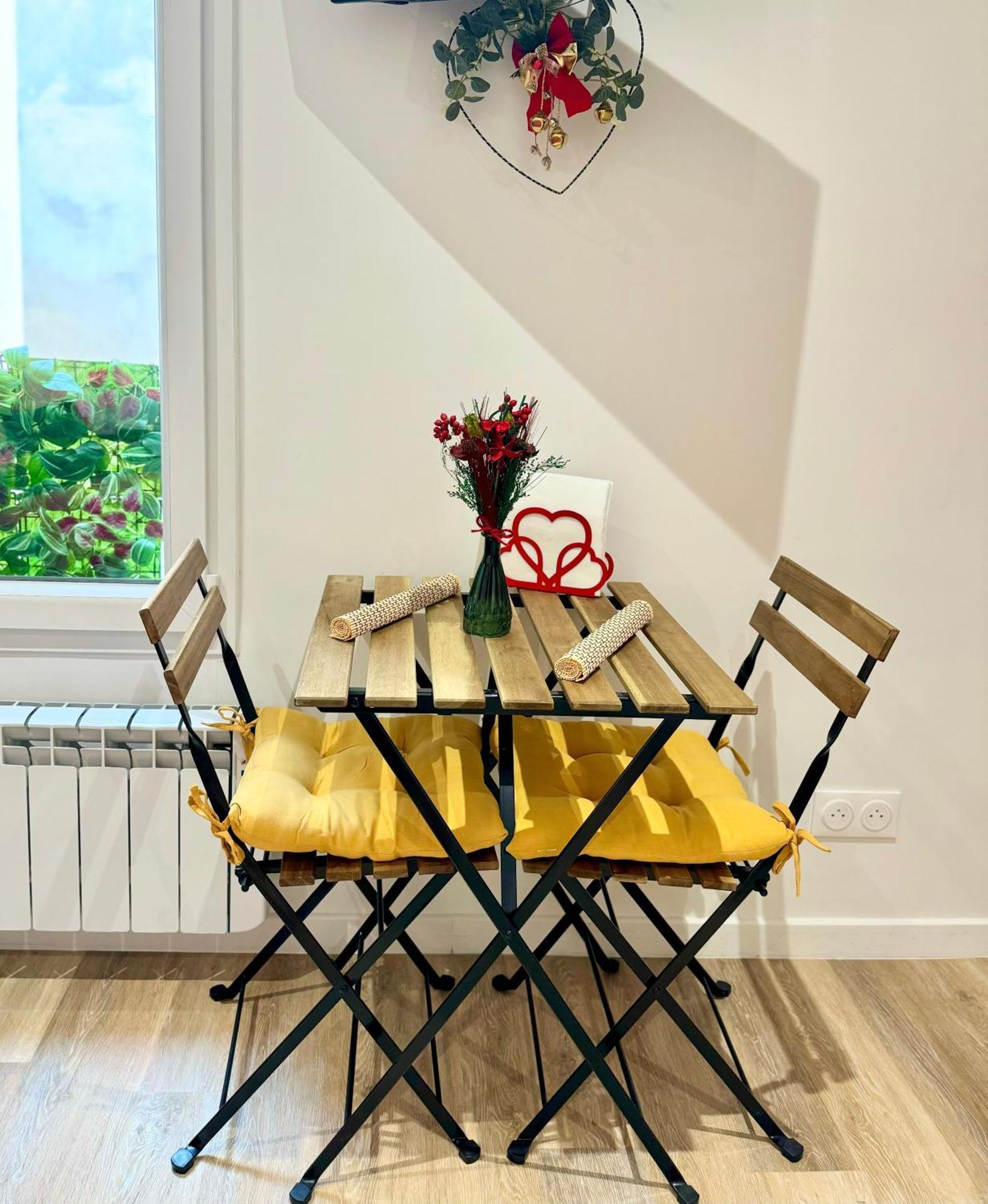 פריז Amelie Poulain Studio In Heart Of Montmartre מראה חיצוני תמונה